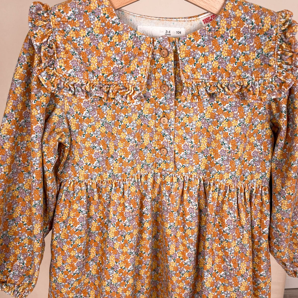 Zara Mädchenkleid mit Rüschen Detailansicht