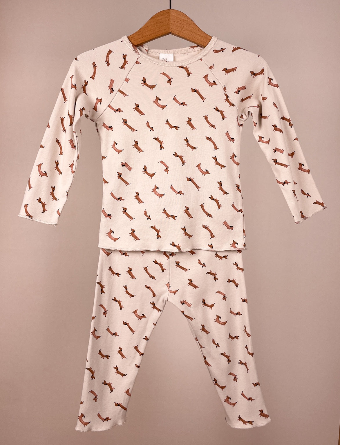 H&M Baby Schlafanzug Set mit Dackelprint Größe 80 Vorderansicht