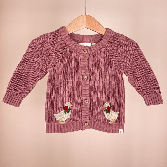 Lil'Atelier Baby Strickjacke rosa mit Gänsen Größe 62 Vorderseite
