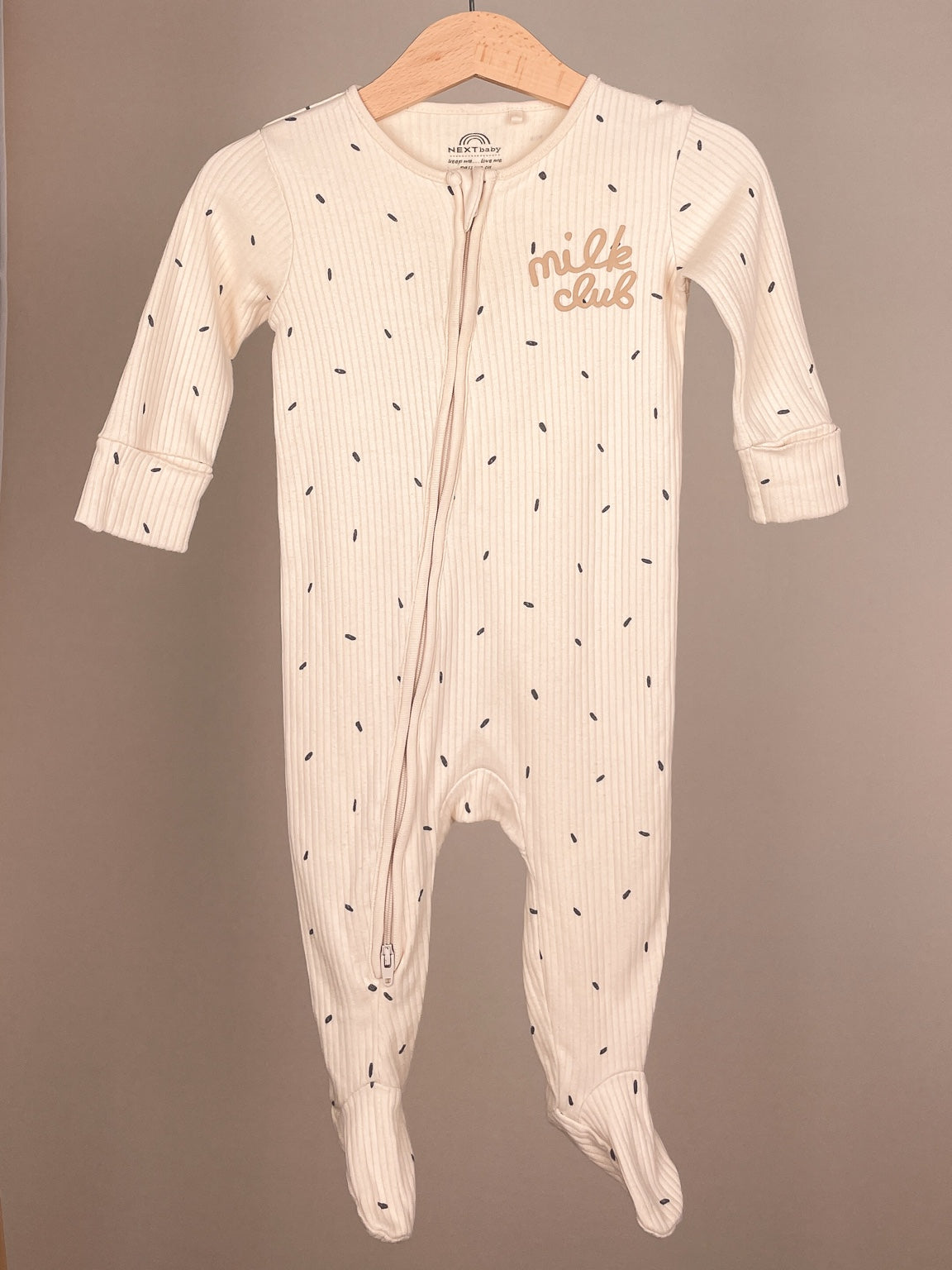 Next Baby Schlafanzug Milk Club – Vorderansicht