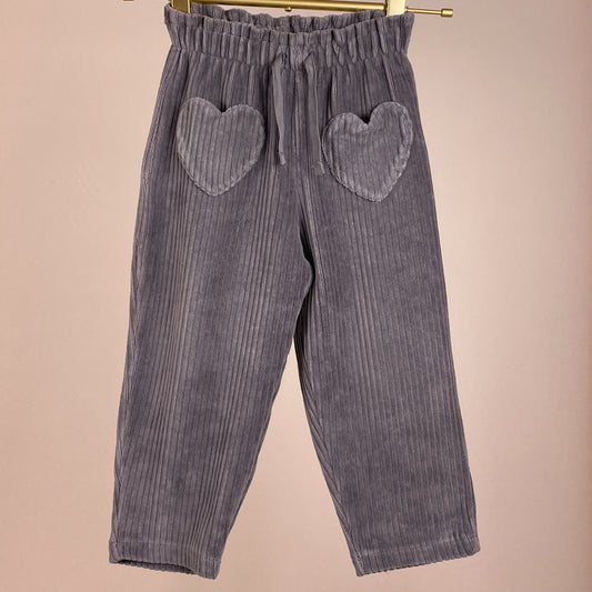 Zara Mädchen Cordhose mit Herztaschen Größe 98 Vorderseite