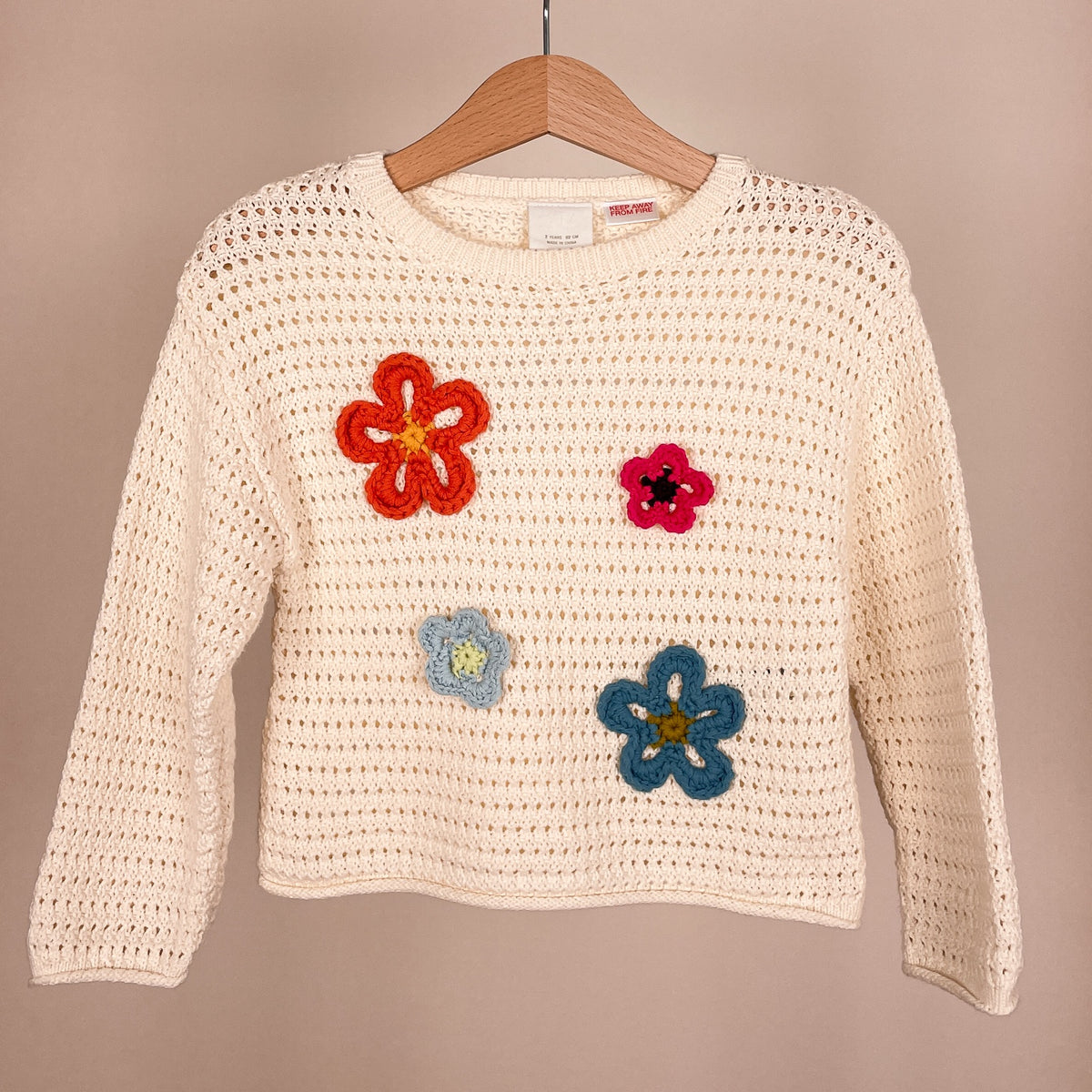 Zara Mädchen Häkelpullover mit Blumen Größe 92 Vorderseite