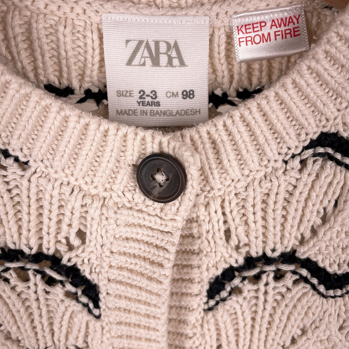 Zara Strickjacke Größe 98 2 bis 3 Jahre Etikett